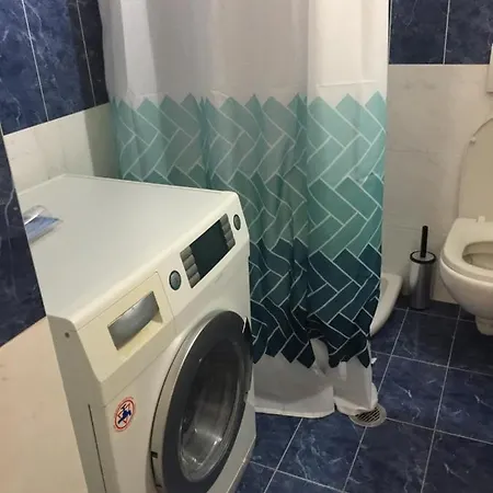 Open Concept 1 Bedroom Apartment *